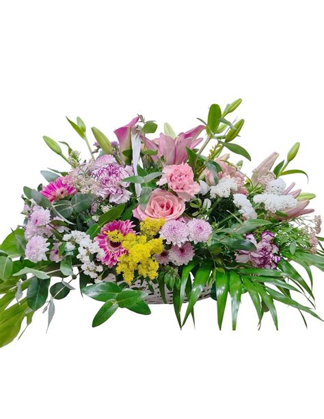 Cestas y centros de flores a domicilio .